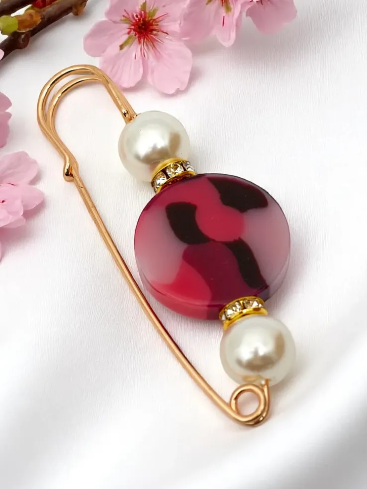 Ozdobna broszka damska z kółeczkiem i perełkami Pearl Circle