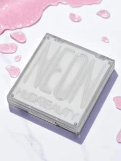 Paletka 4 odcieni różu do policzków z lusterkiem