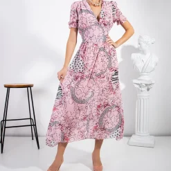 Różowa damska maxi sukienka - Odzież