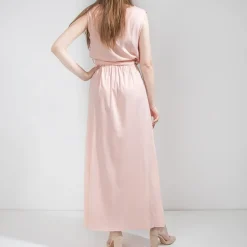 Różowa damska maxi sukienka - Odzież