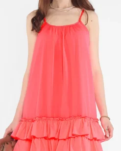 Różowa neonowa damska sukienka na ramiączkach z falbankami - Odzież