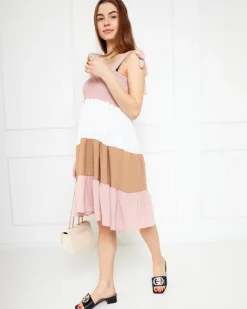 Różowa sukienka damska z wiązanymi ramiączkami - Odzież