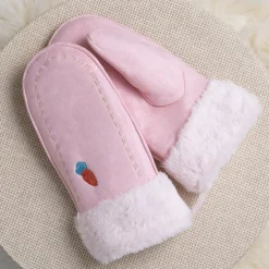 Różowe dziecięce rękawiczki na sznurku i z jednym palcem - Rękawiczki