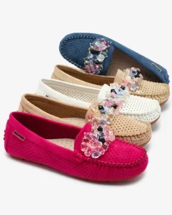 Royalfashion Ażurowe białe mokasyny damskie z ozdobnymi kryształkami Cizzas