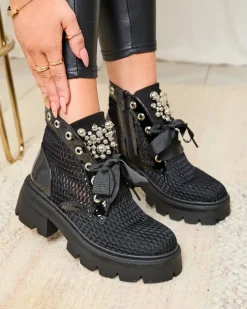 Royalfashion Ażurowe botki damskie w kolorze czarnym Afaserr