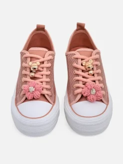 Royalfashion Ażurowe damskie trampki z ozdobami Osdo