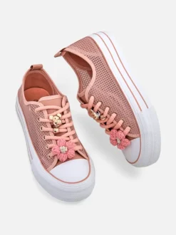 Royalfashion Ażurowe damskie trampki z ozdobami Osdo