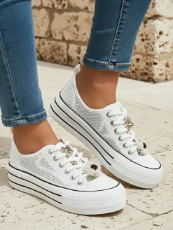 Royalfashion Ażurowe damskie trampki z ozdobami Osdo