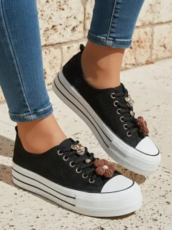 Royalfashion Ażurowe damskie trampki z ozdobami Osdo