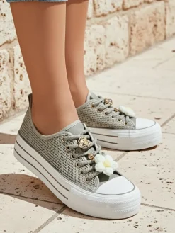 Royalfashion Ażurowe damskie trampki z ozdobami Osdo