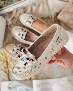 Royalfashion Ażurowe mokasyny damskie z koralikami Nasfali