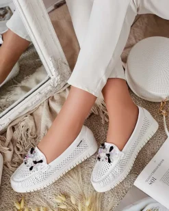 Royalfashion Ażurowe mokasyny damskie z koralikami Nasfali