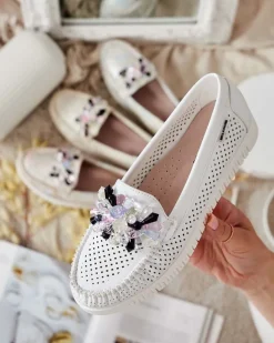 Royalfashion Ażurowe mokasyny damskie z koralikami Nasfali