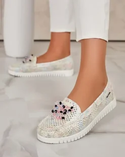 Royalfashion Ażurowe mokasyny damskie z koralikami Namis