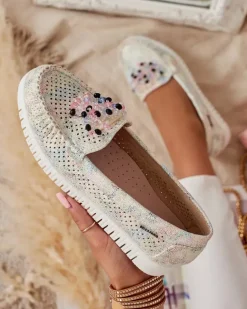 Royalfashion Ażurowe mokasyny damskie z koralikami Namis