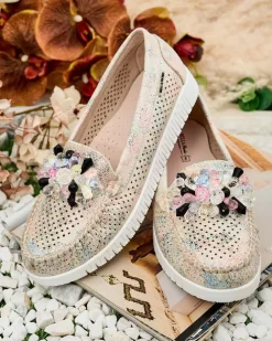 Royalfashion Ażurowe mokasyny damskie z koralikami Nasfali