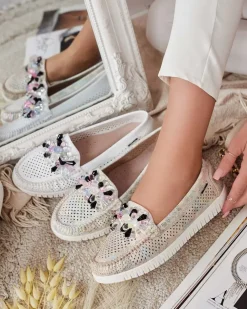 Royalfashion Ażurowe mokasyny damskie z koralikami Nasfali