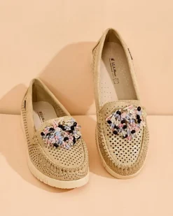 Royalfashion Ażurowe mokasyny damskie z koralikami Namis