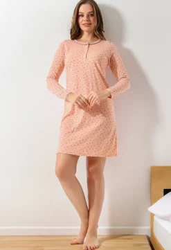 Royalfashion Bawełniana nocna koszula damska w kropeczki