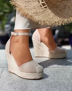 Royalfashion Beżowe damskie sandały na koturnie Meylasi