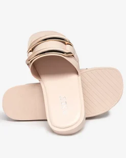 Royalfashion Beżowe damskie klapki z dużą złotą ozdobą Kedino