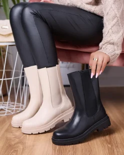 Royalfashion Beżowe damskie wysokie botki na płaskim obcasie Vedesa