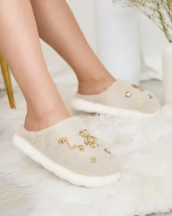 Royalfashion Beżowe damskie futrzane kapcie z ozdobami Erserra