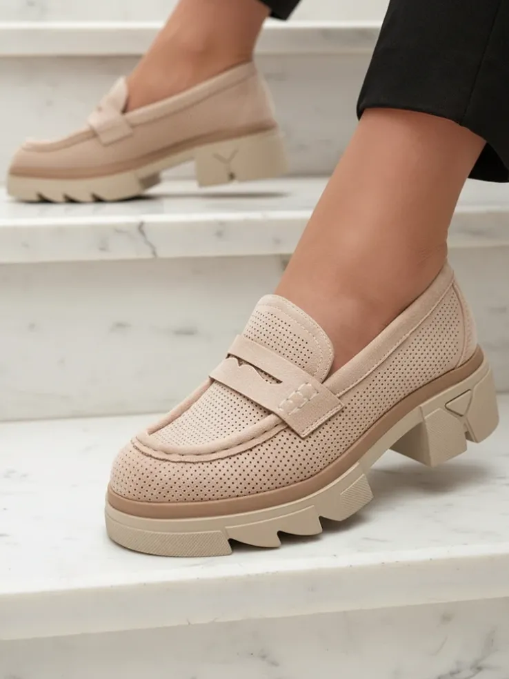 Royalfashion Beżowe damskie ażurowe mokasyny na masywnej podeszwie Ejina
