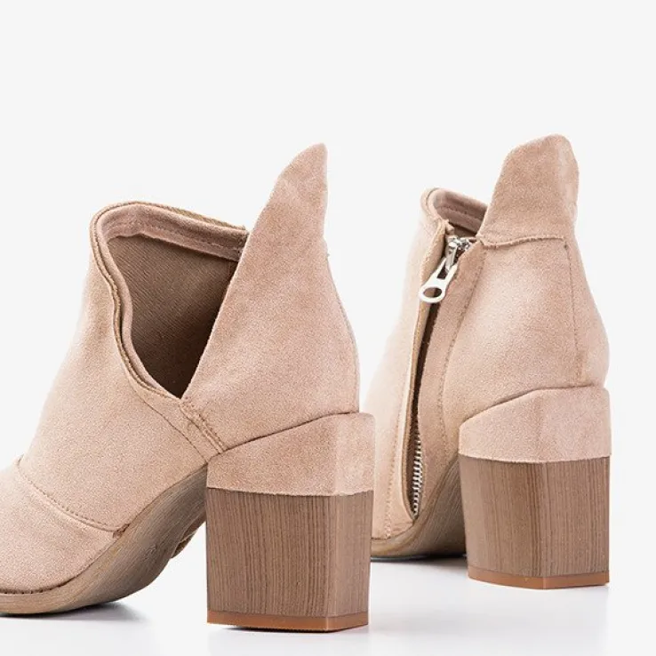 Royalfashion Beżowe damskie botki na słupku z wycięciami Cintura