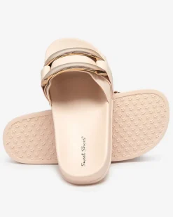 Royalfashion Beżowe damskie klapki ze złotą ozdobą Serina