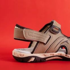 Royalfashion Beżowe dziecięce sandały na rzepy Roser