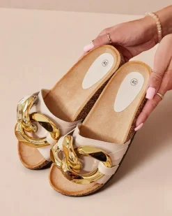 Royalfashion Beżowe klapki damskie z ozdobą Sofig