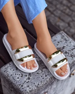 Royalfashion Białe damskie klapki ze złotą ozdobą Serina