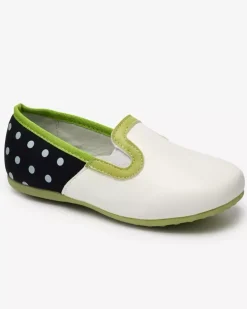 Royalfashion Białe dziewczęce półbuty z eko skóry w groszki Rellme