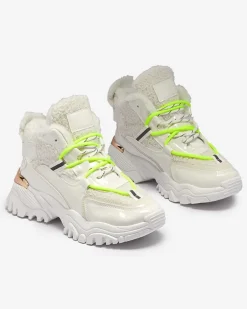 Royalfashion Białe sportowe buty damskie z futerkiem i neonowymi zielonymi sznurówkami Sagglo