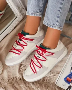 Royalfashion Biało - szare sportowe sneakersy damskie z czerwonymi sznurówkami Olierinc