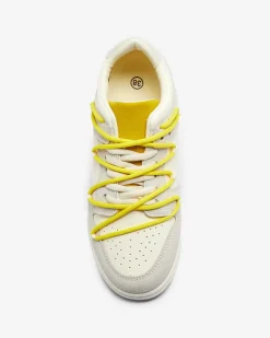 Royalfashion Biało - szare sportowe sneakersy damskie z żółtymi sznurówkami Olierinc