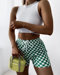 Royalfashion Biało - zielone damskie materiałowe krótkie spodenki w kratkę PLUS SIZE