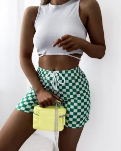 Royalfashion Biało - zielone damskie materiałowe krótkie spodenki w kratkę PLUS SIZE