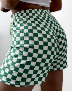 Royalfashion Biało - zielone damskie materiałowe krótkie spodenki w kratkę PLUS SIZE