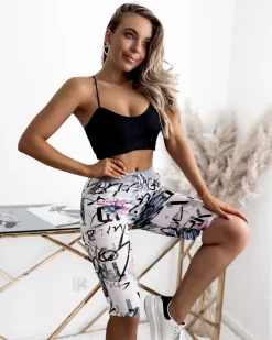 Royalfashion Biało- niebieskie spodenki damskie 3/4 z printem