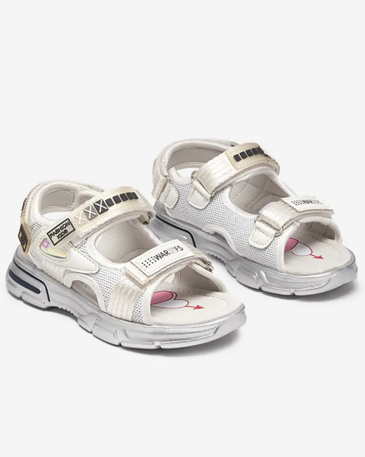 Royalfashion Biało-srebrne sandały dziecięce na rzepy Mepoti