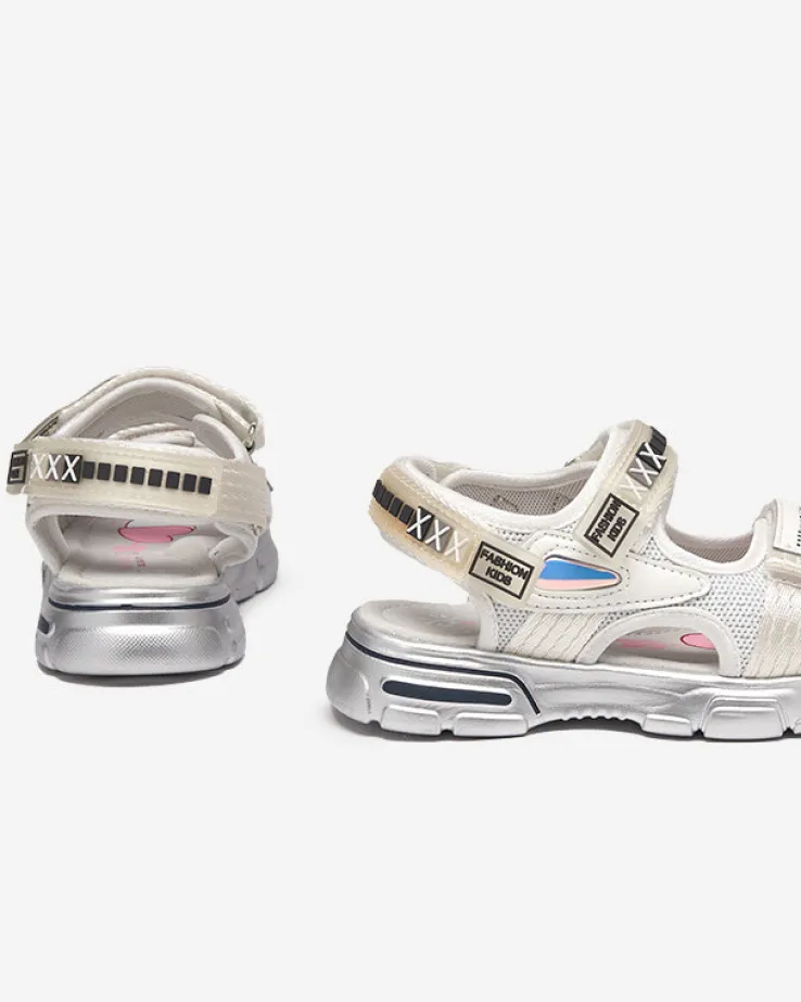 Royalfashion Biało-srebrne sandały dziecięce na rzepy Mepoti