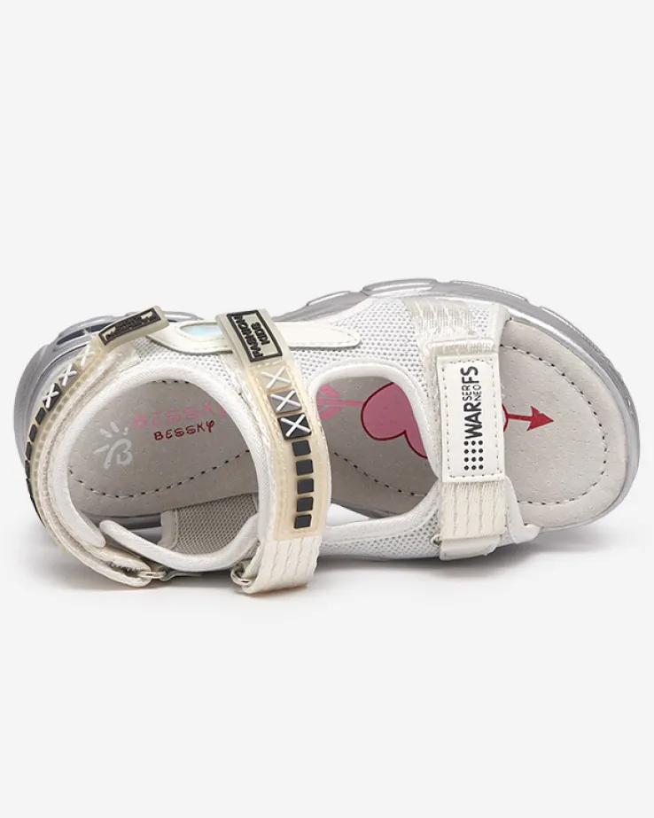 Royalfashion Biało-srebrne sandały dziecięce na rzepy Mepoti