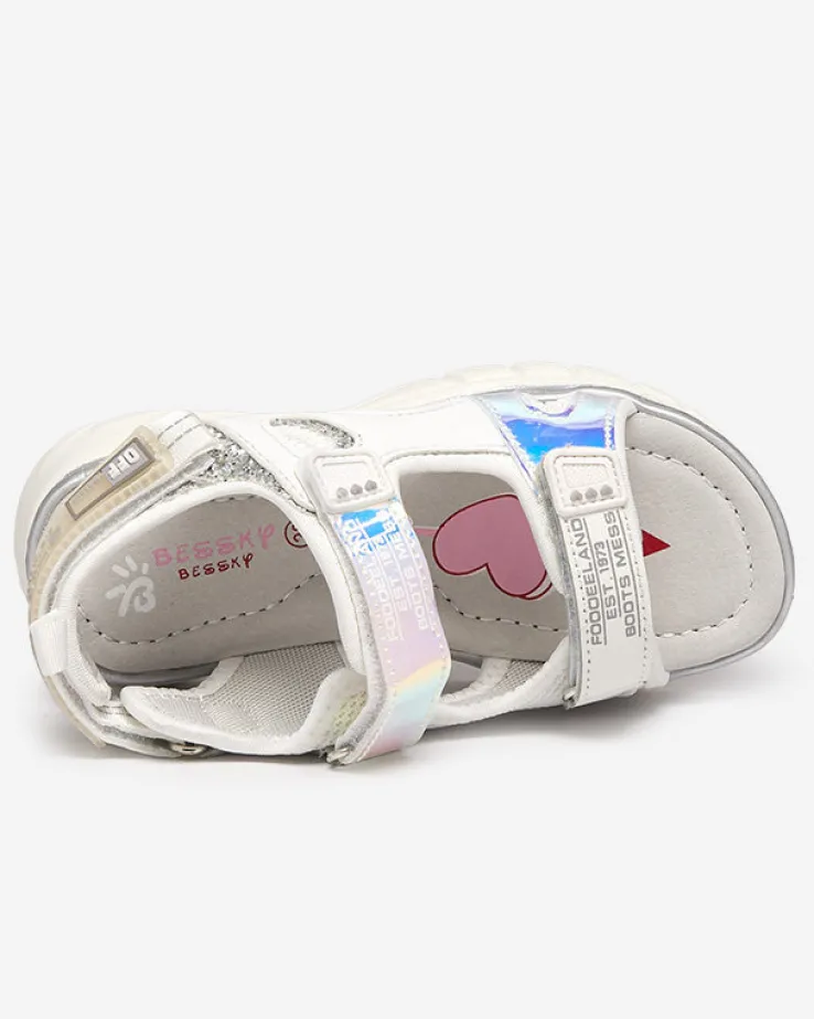 Royalfashion Biało-srebrne sandały dziecięce z kolorowymi wstawkami Murino