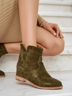 Royalfashion Botki a'la kowbojki na krytym koturnie Blueston