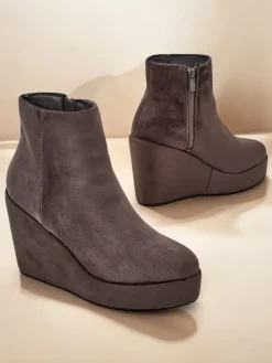 Royalfashion Botki damskie na koturnie Sieffa