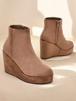 Royalfashion Botki damskie na koturnie Sieffa