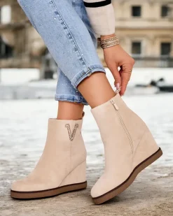 Royalfashion Botki damskie na koturnie Nerias