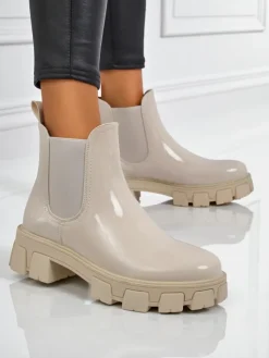 Royalfashion Botki na masywnej podeszwie z eko skóry lakierowanej Calista Weide